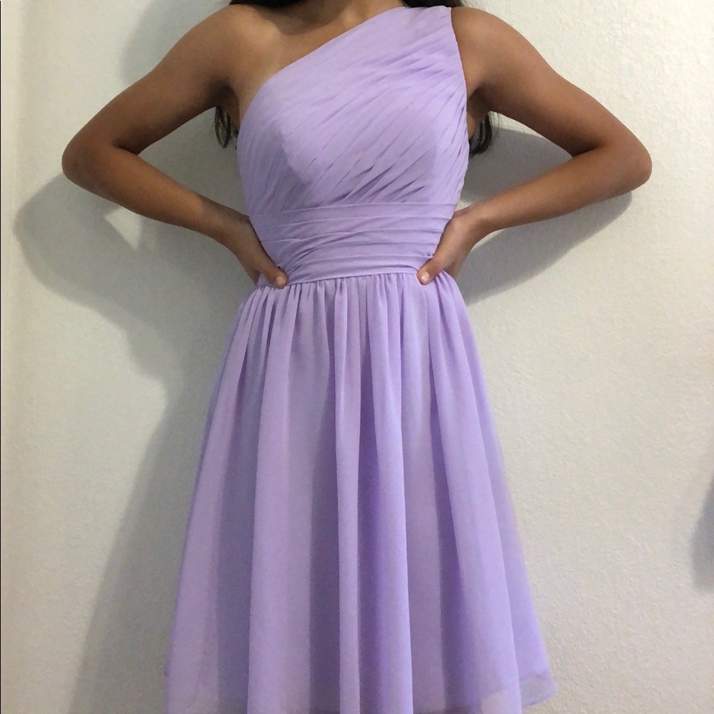 Lilac One-shoulder knee length dress